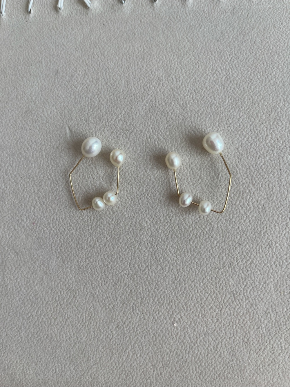 Minimalist White Pearl Gold Wire Ear Cuff - Elegant Women Jewelry